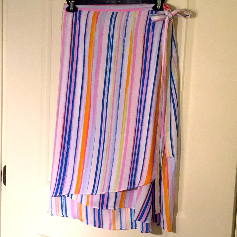 NWOT Colorful Wrap Skirt REALLY FLATTERING SKIRT/LIGHT WEIGHT